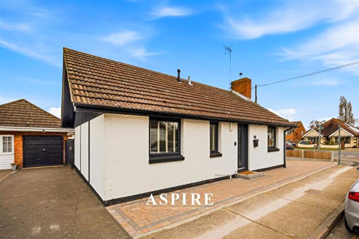 Detached Bungalow To Rent In High Road, Benfleet, SS7