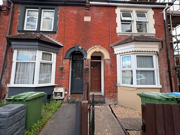 4 Bedroom End Of Terrace House To Rent In Woodside Road, Southampton, SO17