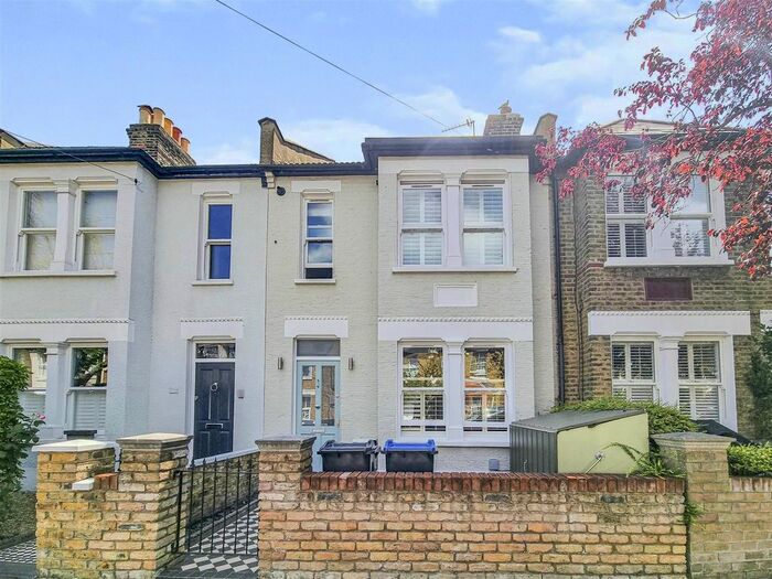 3 Bedroom Property To Rent In Clarence Road, London, SW19