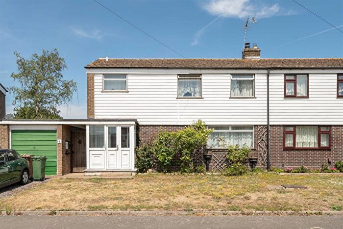 3 Bedroom House For Sale In Coppermill Lane, Walthamstow, E17