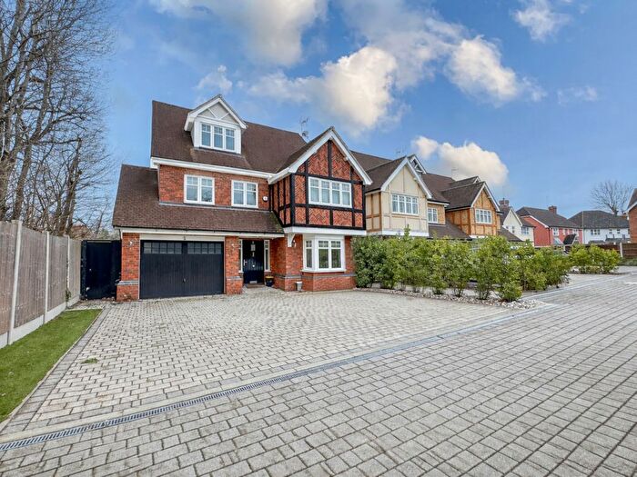 5 Bedroom Detached House For Sale In Church Mews, Hockley, SS5