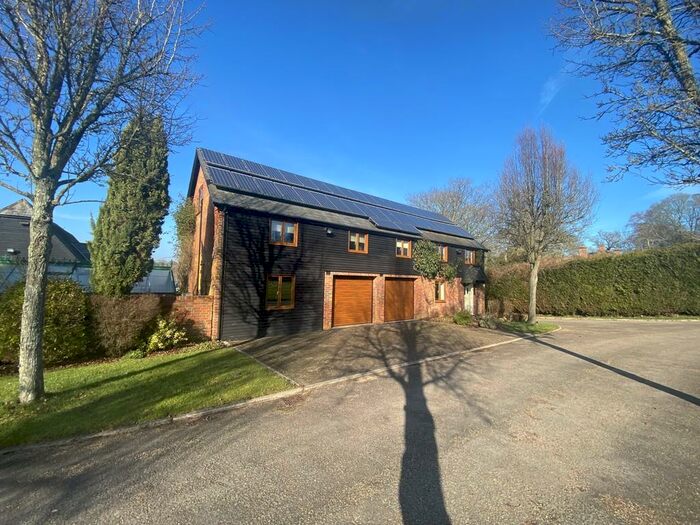 2 Bedroom Cottage To Rent In Hill Street, Calmore, Southampton, SO40