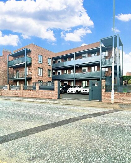 2 Bedroom Property To Rent In Shaw Heath, Stockport, SK2