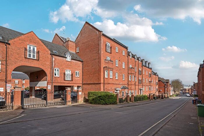 2 Bedroom Maisonette For Sale In Banbury, Oxfordshire, OX16