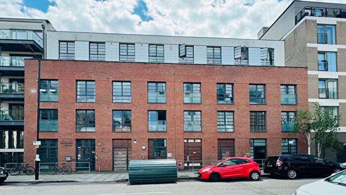 1 Bedroom Apartment To Rent In De Beauvoir Crescent, London, N1