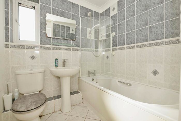 1 Bedroom Flat For Sale In Sandgate High Street, Sandgate, Folkestone, Kent, CT20