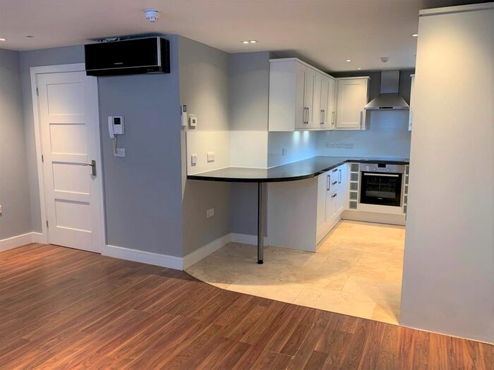 1 Bedroom Flat To Rent In London Road, Stockton Heath, Warrington WA4