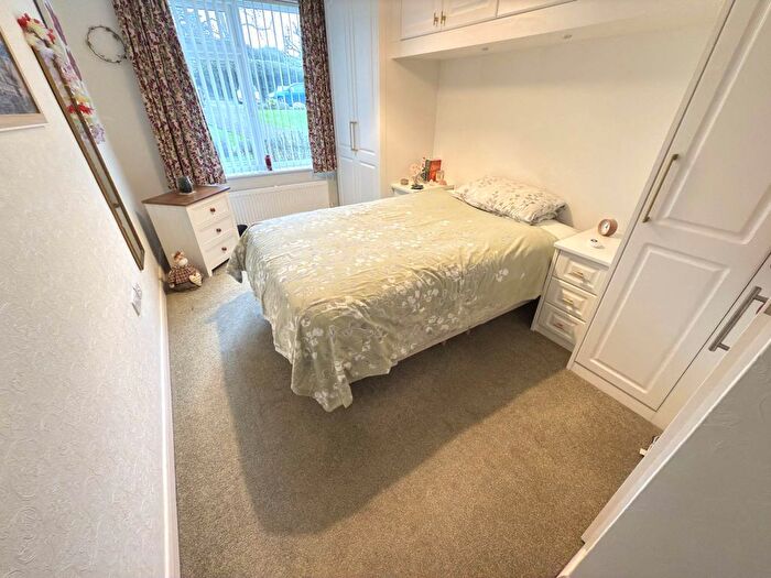 2 Bedroom Flat For Sale In Cranford Avenue, Exmouth, EX8