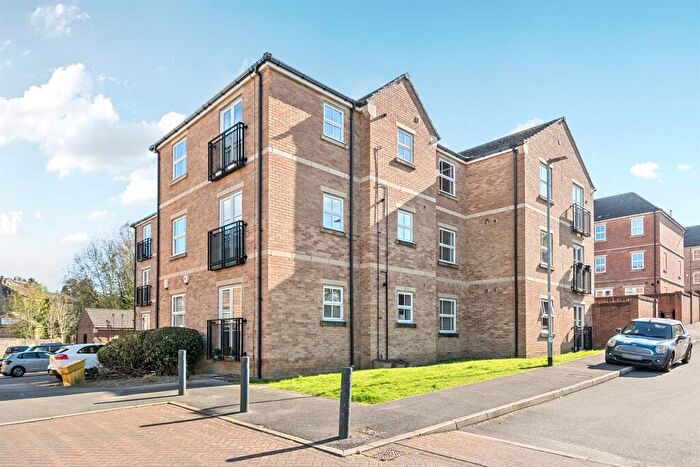 2 Bedroom Flat For Sale In Broom Mills Road, Farsley, LS28
