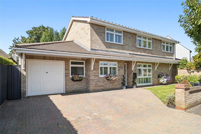 5 Bedroom Detached House For Sale In Crofton Avenue, Walton-On-Thames, Surrey, KT12