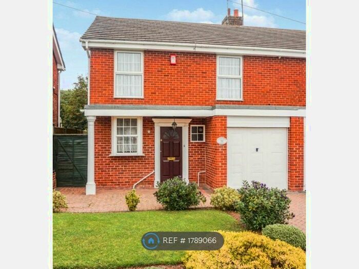 3 Bedroom Semi-Detached House To Rent In Callow Hill Road, Alvechurch, Birmingham, B48