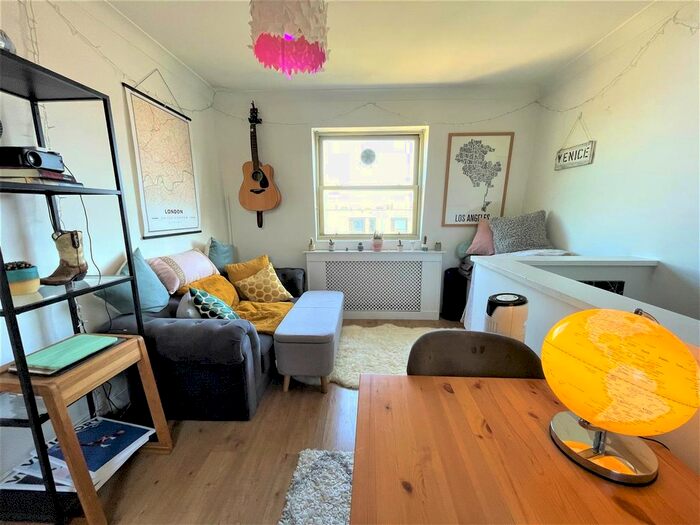 1 Bedroom Flat To Rent In Sutherland Avenue, Little Venice, London, W9