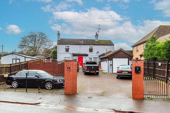 5 Bedroom Detached House For Sale In Rushden Road, Wymington, NN10