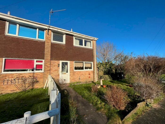 3 Bedroom End Of Terrace House To Rent In Branwell Close, Christchurch, BH23