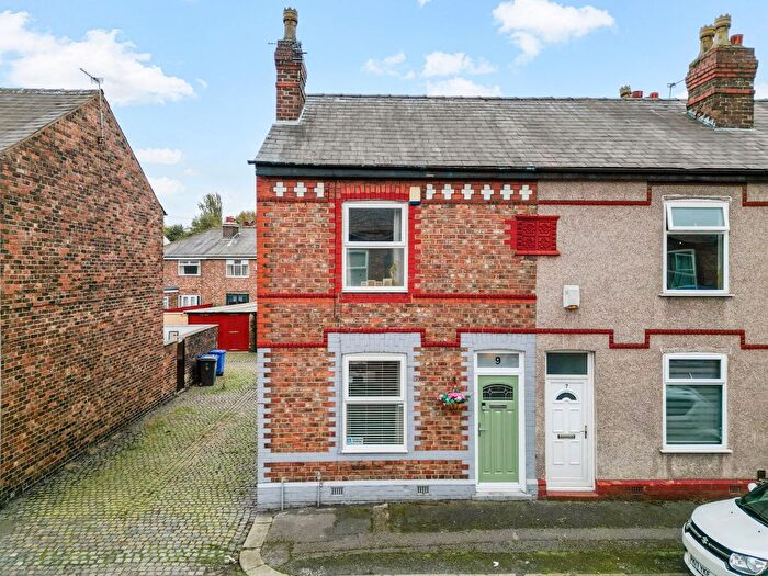 3 Bedroom End Of Terrace House For Sale In Oldham Street, Warrington, WA4