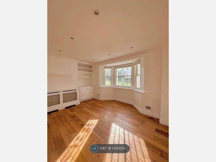 1 Bedroom Flat To Rent In South View Court, London, SE19