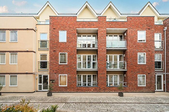 1 Bedroom Flat For Sale In Shippam Street, Chichester, PO19