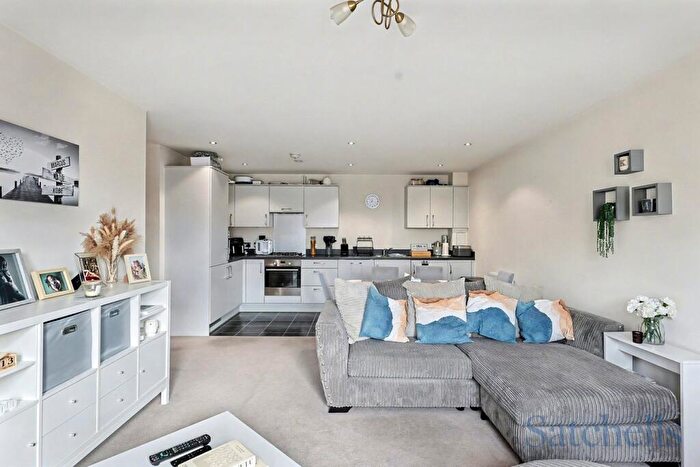 2 Bedroom Apartment For Sale In Sullivan Court, Biggleswade, SG18