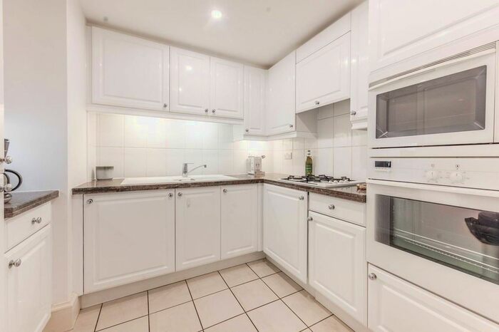 1 Bedroom Flat To Rent In Wrights Lane, High Street Kensington, London, W8