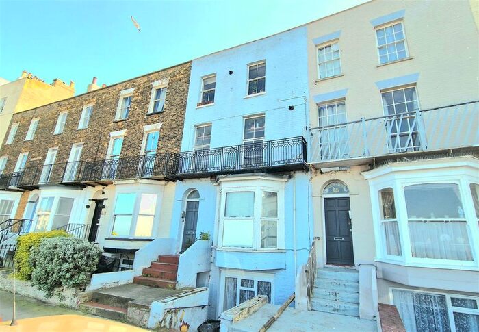1 Bedroom Flat To Rent In Fort Crescent, Margate, CT9