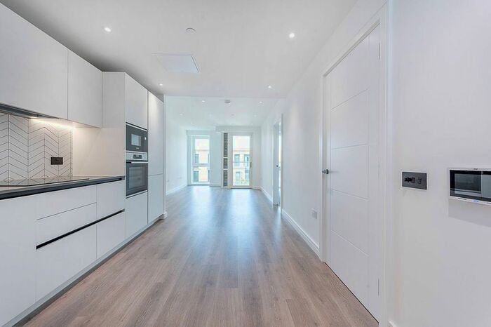 2 Bedroom Flat To Rent In Matcham House, Hammersmith, London, W6