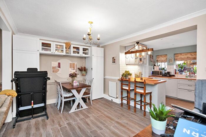 2 Bedroom Terraced House For Sale In Kingslea, Leatherhead, KT22