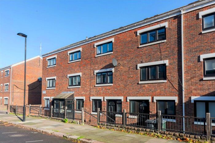 5 Bedroom Town House To Rent In Shearling Way, London, N7