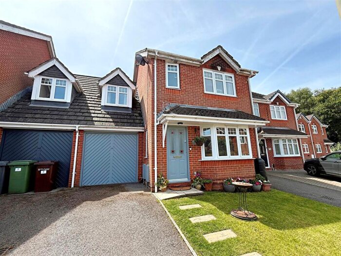 4 Bedroom Link Detached House For Sale In Thyme Avenue, Whiteley, PO15