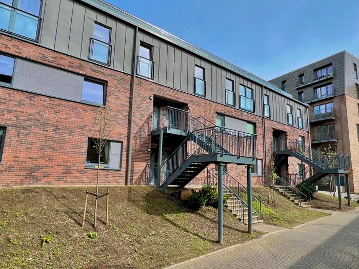 3 Bedroom Flat To Rent In Hughes Close, Canonmills, Edinburgh, EH7