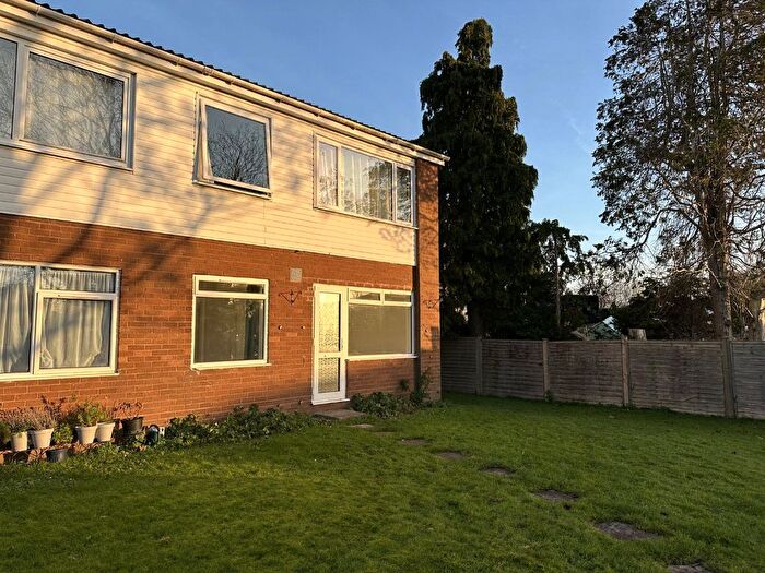 1 Bedroom Flat To Rent In Chip Lane, Taunton, Somerset, TA1