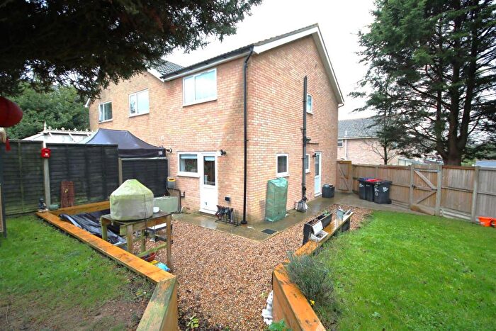 2 Bedroom House To Rent In Field Avenue, Canterbury, CT1