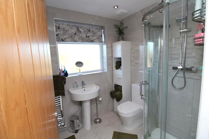 3 Bedroom End Of Terrace House For Sale In Middle Road, Bristol, BS15