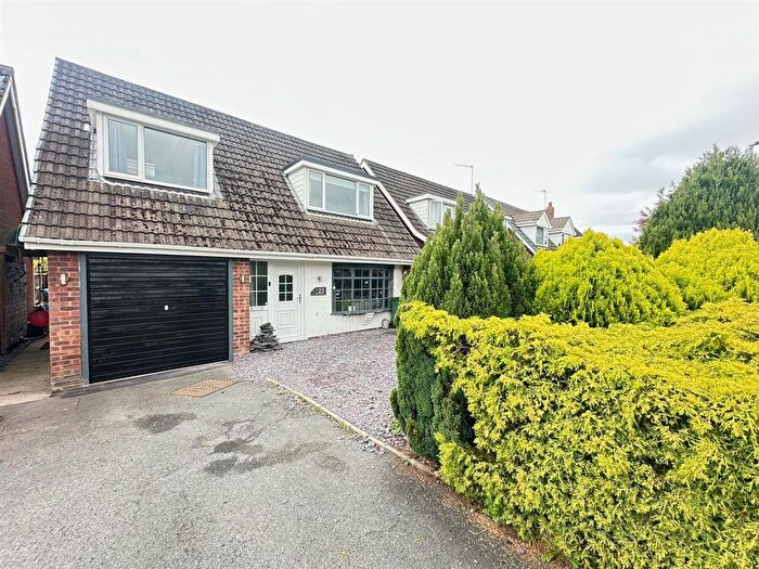 4 Bedroom Detached House For Sale In Hawkesmore Drive, Little Haywood, Stafford, ST18