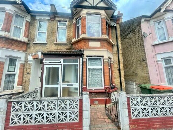 4 Bedroom House To Rent In Mitchem Road, E6