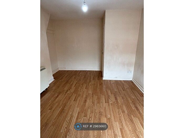 Studio To Rent In Picton Crescent, Liverpool, L15
