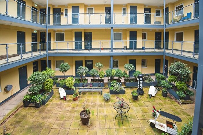 2 Bedroom Flat For Sale In Ocean Buildings, Bute Crescent, Cardiff, CF10