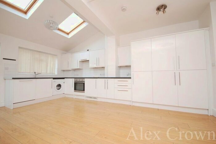 5 Bedroom Terraced House To Rent In Westmoor Road, Enfield, EN3