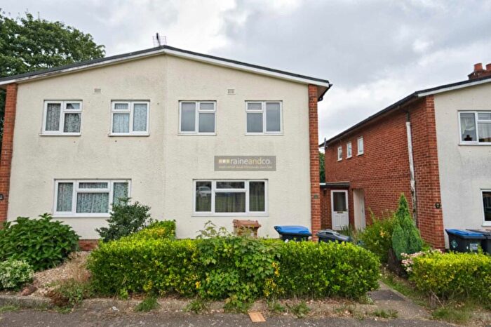 4 Bedroom Terraced House To Rent In Oak Grove, Hatfield, AL10