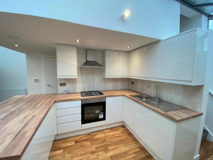 1 Bedroom Detached House To Rent In Lea Road, Southall UB2