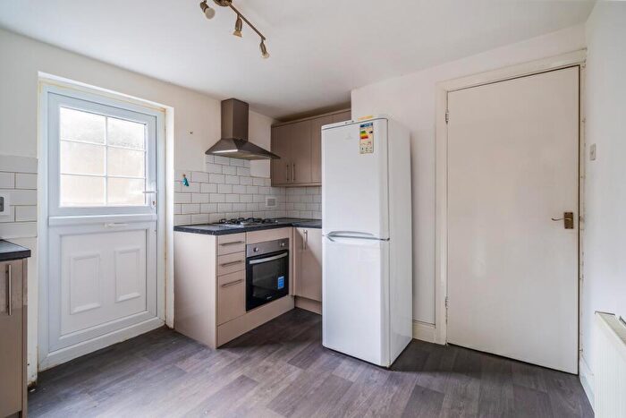 2 Bedroom Flat To Rent In Brookmill Road, Deptford, SE8