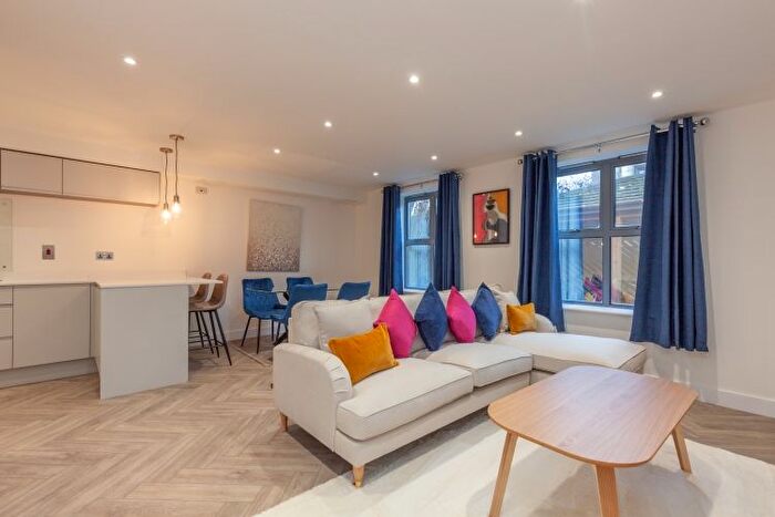 2 Bedroom Flat To Rent In St Clements, Oxford, OX4