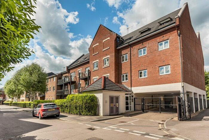 2 Bedroom Flat To Rent In Millennium Wharf, Wharf Lane, Rickmansworth, WD3