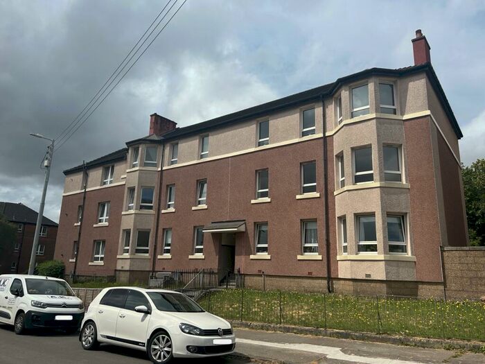 3 Bedroom Flat To Rent In Raploch Avenue, Scotstoun, G14