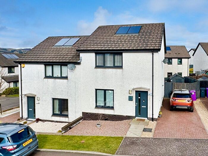 3 Bedroom Semi-Detached House For Sale In Auldlea Gardens, Beith, KA15