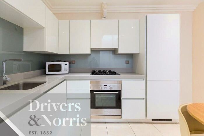 4 Bedroom Mews To Rent In Lotus Mews, Sussex Way, Archway, London, N19