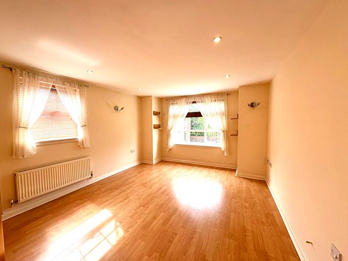 3 Bedroom Flat To Rent In Sandbach Drive, Northwich, CW9