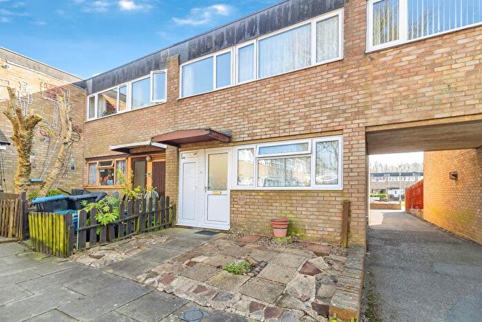 3 Bedroom Terraced House For Sale In Ruthven Close, Bletchley, Milton Keynes, MK2