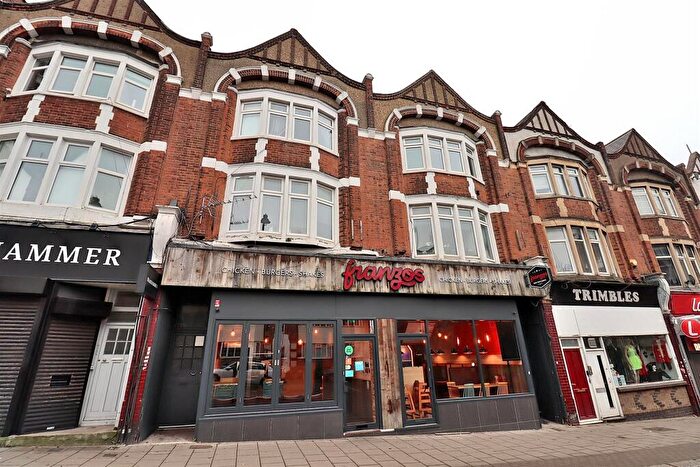2 Bedroom Flat To Rent In Windmill Hill, Enfield, EN2