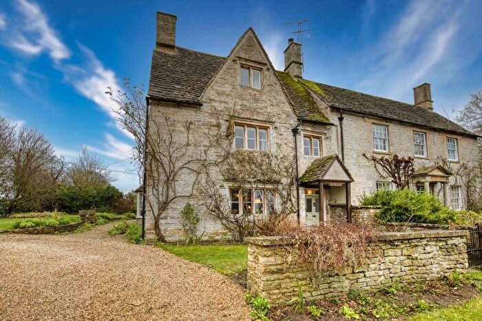 3 Bedroom Semi-Detached House For Sale In Bampton Road, Black Bourton, OX18