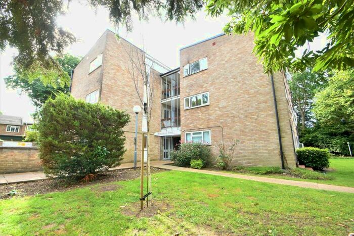 2 Bedroom Flat To Rent In Southwood Court, Pine Grove, Weybridge, KT13